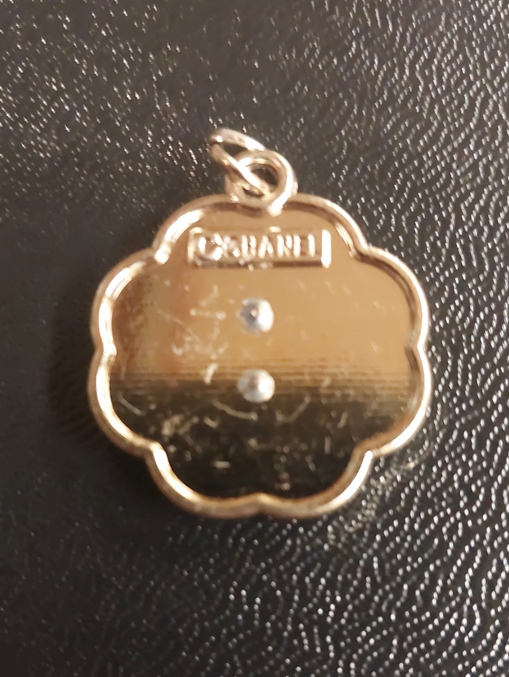 CC Black and Gold Floral Charm Pendant - Picture 2 of 2